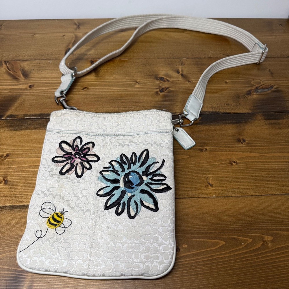 Vintage Coach Signature Floral Bumble Bee Swingpack Crossbody Y2K 2006
